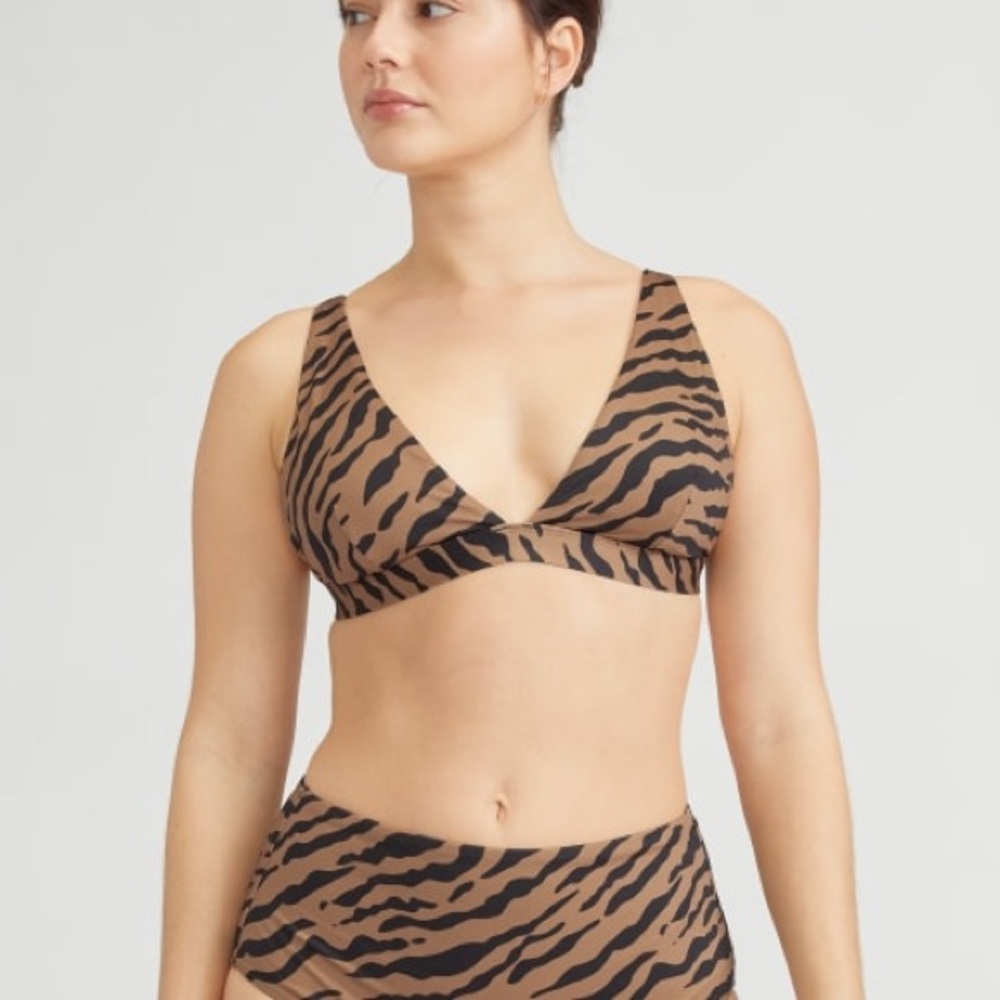 (A8) Everlane The ReNew Plunge Triangle Top, Size Medium, NWT